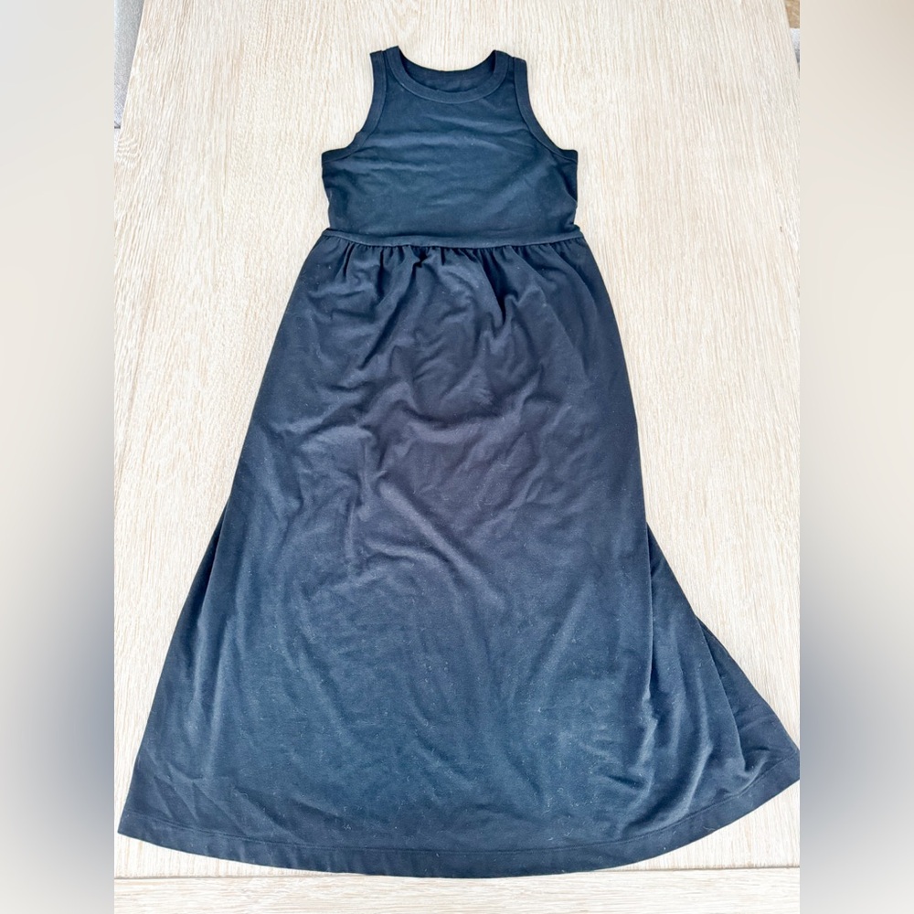 Women’s Black Sleeveless Midi Dress